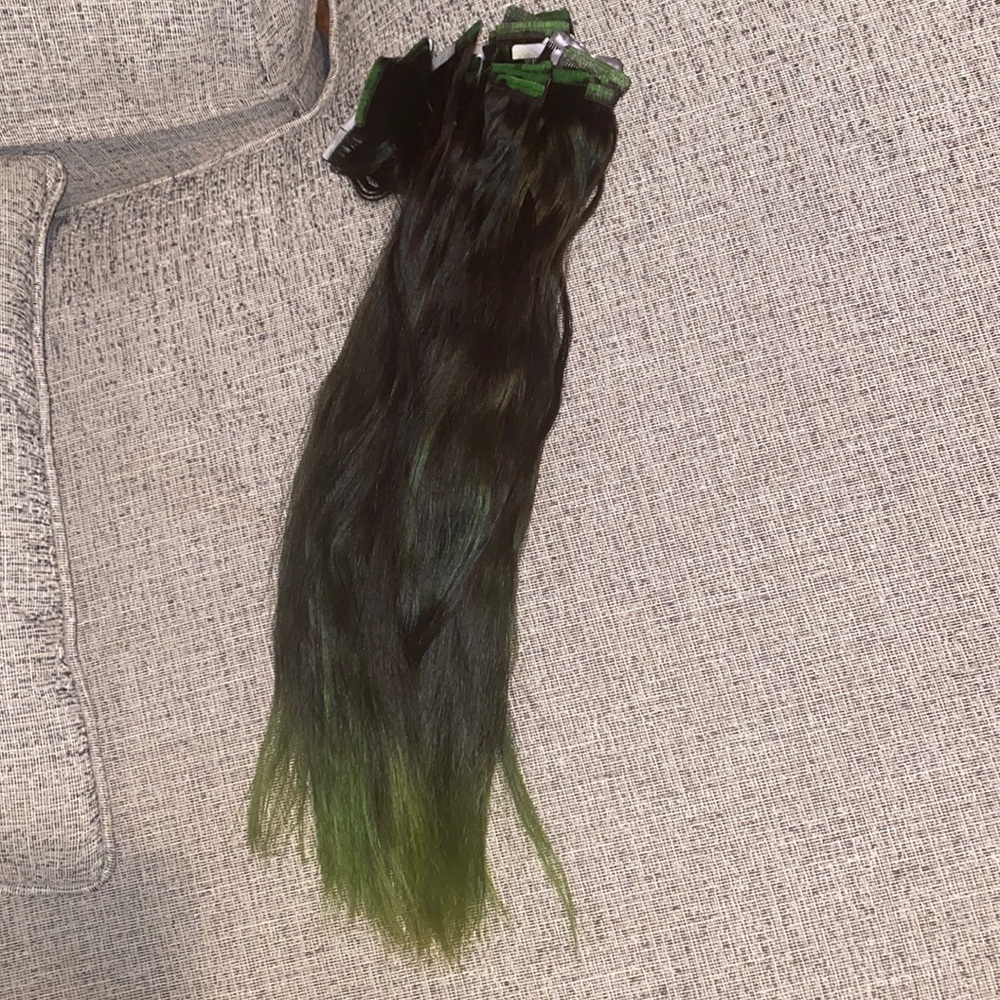 Tape in extensions black green ombre